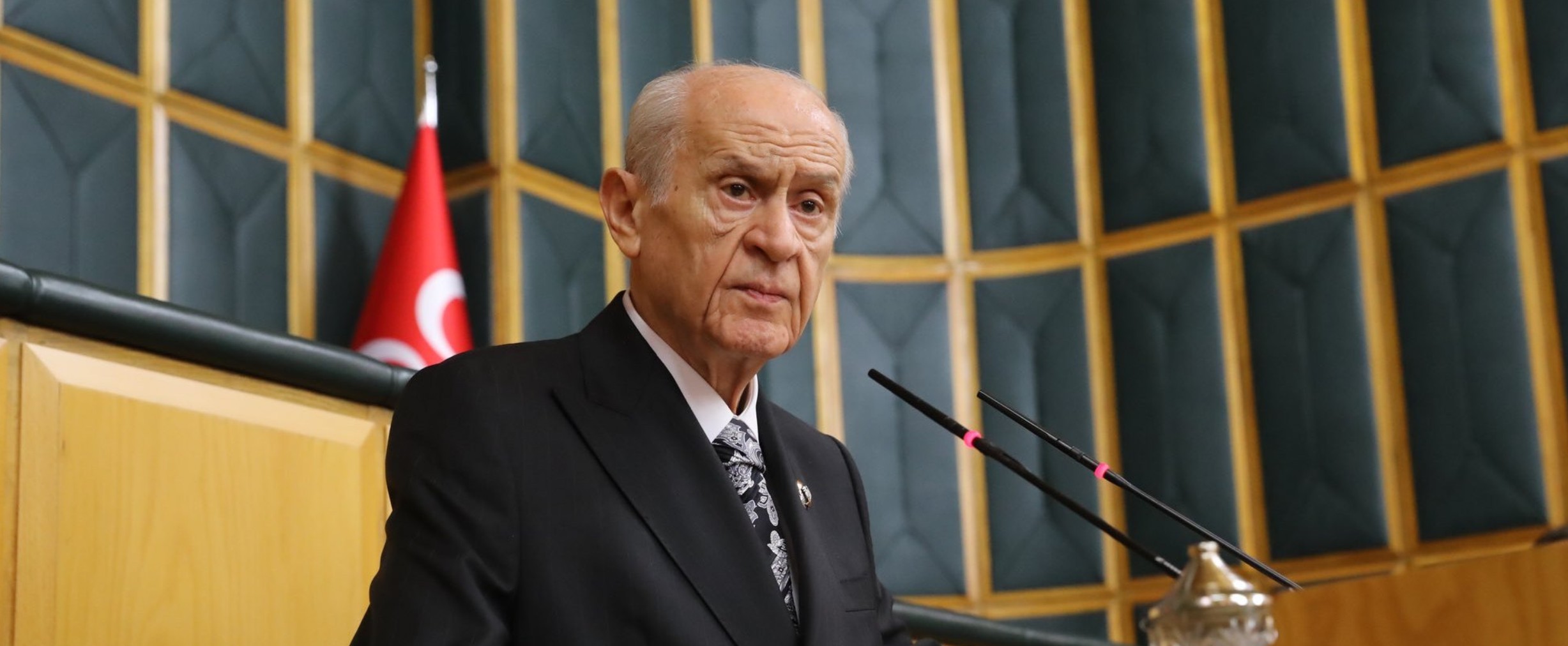 Türk milliyetçiliğinin kurumsal kalesi Milliyetçi Hareket Partisidir. Milliyetçilik bayrağı da hür ve bağımsız bir şekilde Milliyetçi Hareket Partisi’nin burçlarında dalgalanmaktadır.